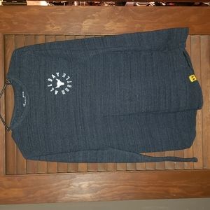 Mens small Under Armour Loose Fit long sleeve tshirt.